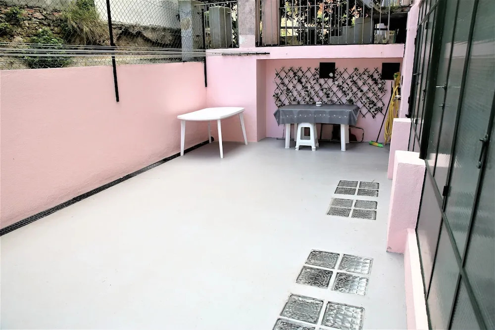 Ema Guest House