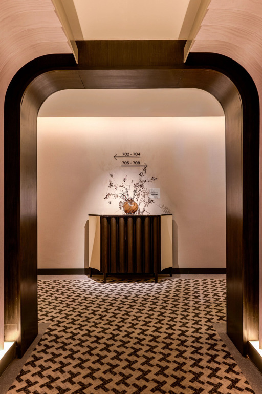 Madi Paidi Bangkok, Autograph Collection