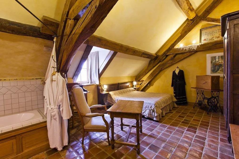 Hôtel De La Beursaudiere