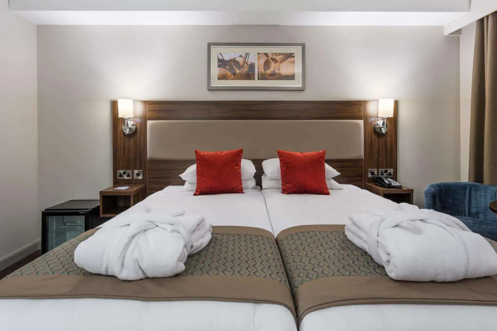 Heston Hyde Hotel