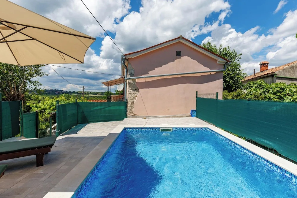 House Papinka With Private Pool & Garden