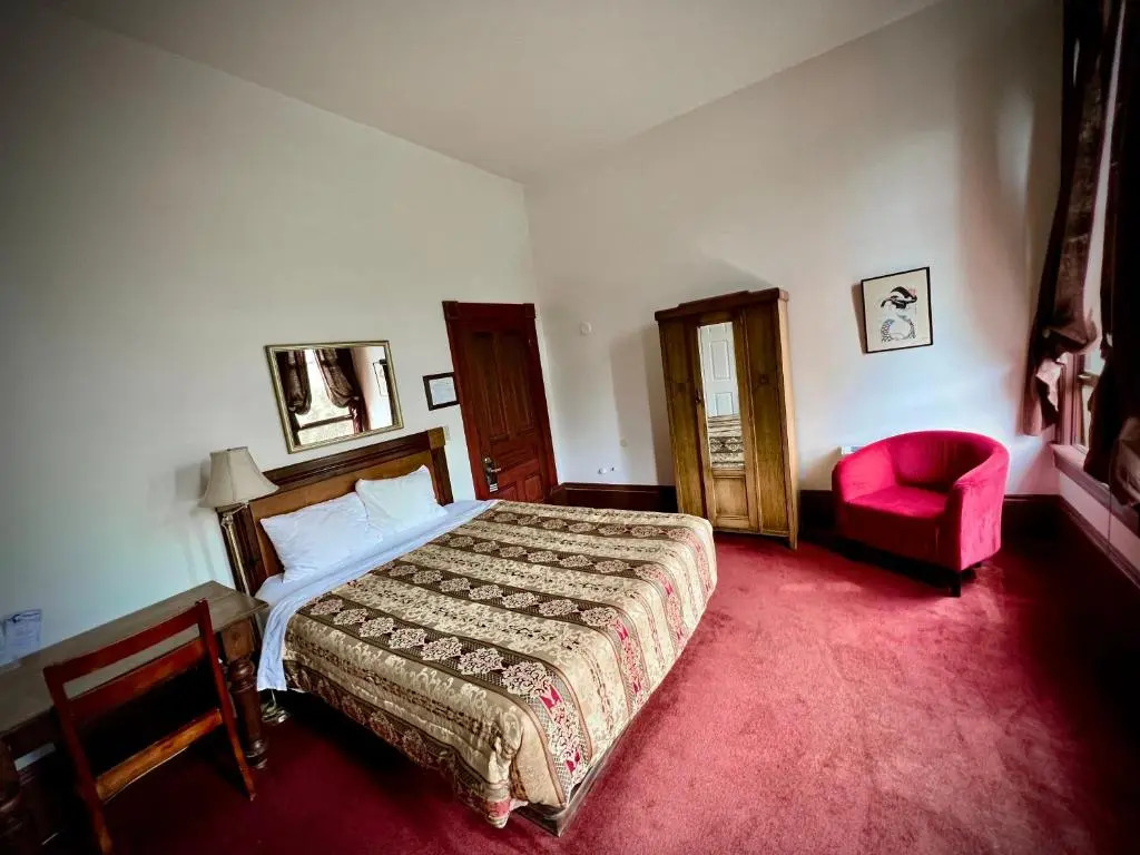 The Monarch Hotel