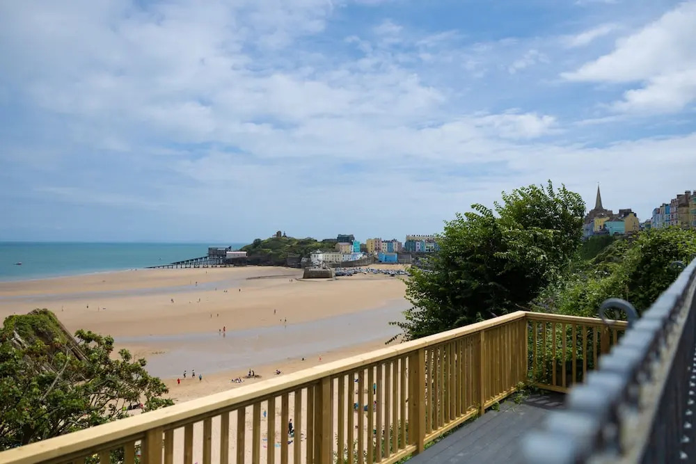 3 Croft House - Beach Front Sea Views Parking