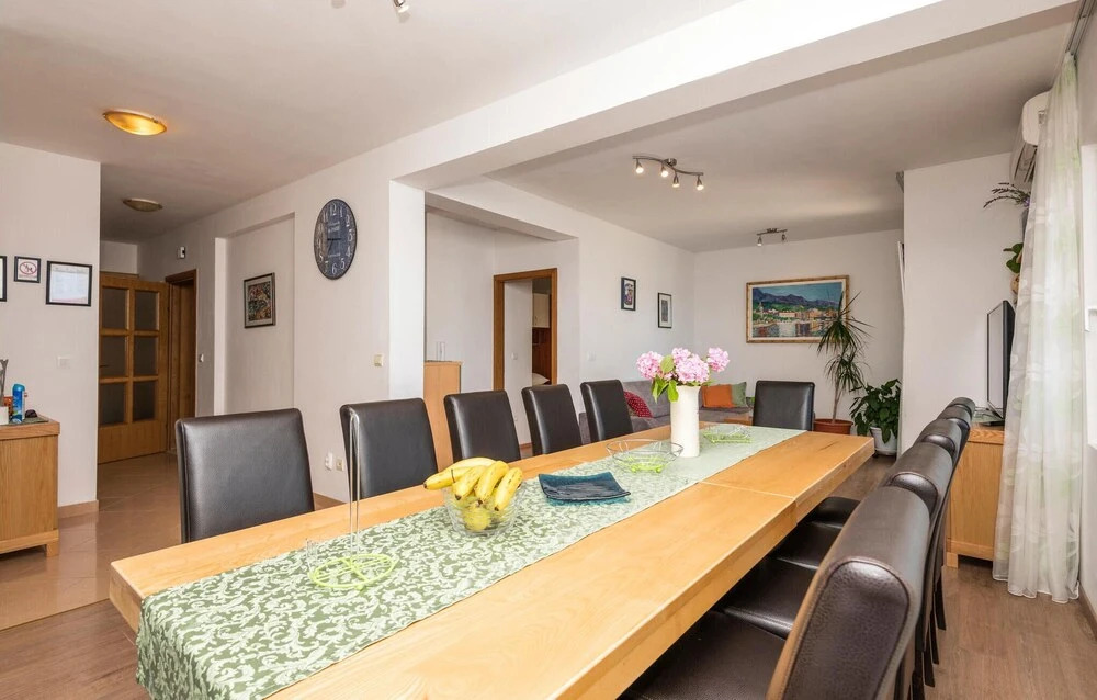 Amazing Home In Makarska
