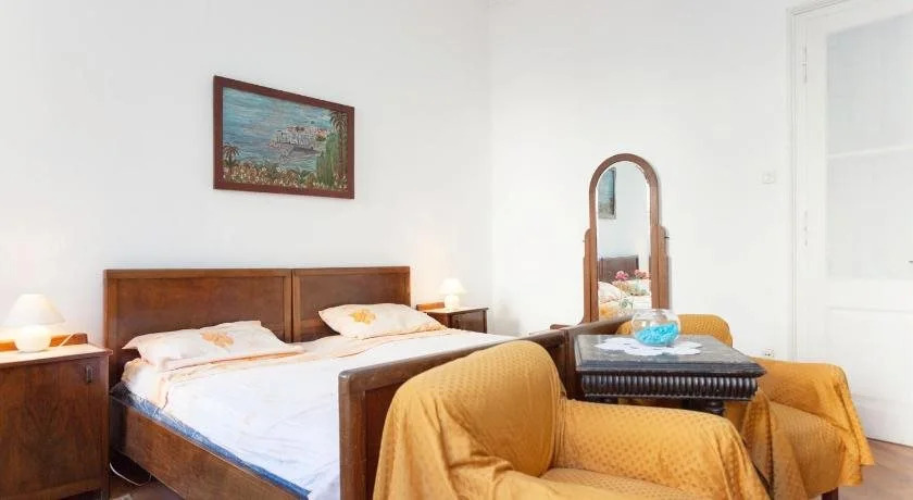 Monasteroom Rooms & Suites