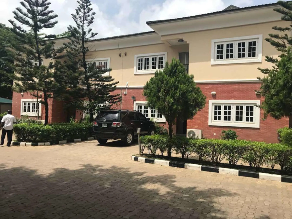Diplomatic suites