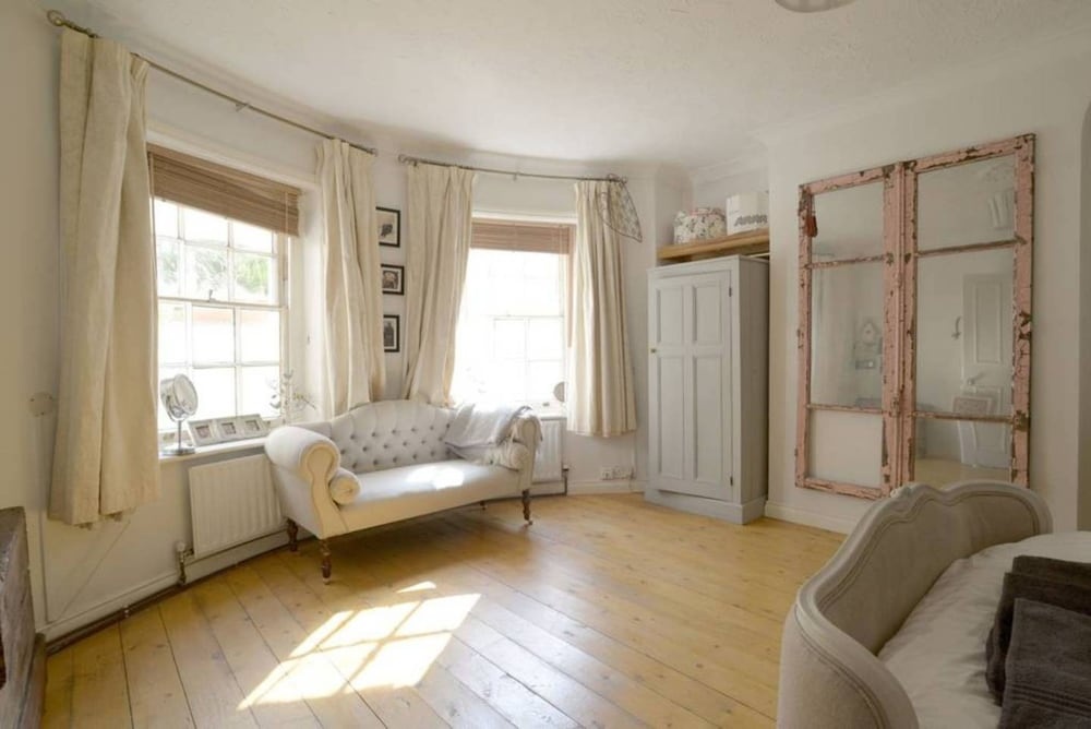 2 Bedroom Apartment Next to the Sea
