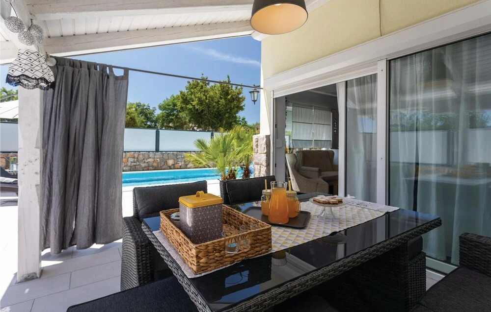 Luxurious Home In Kornic