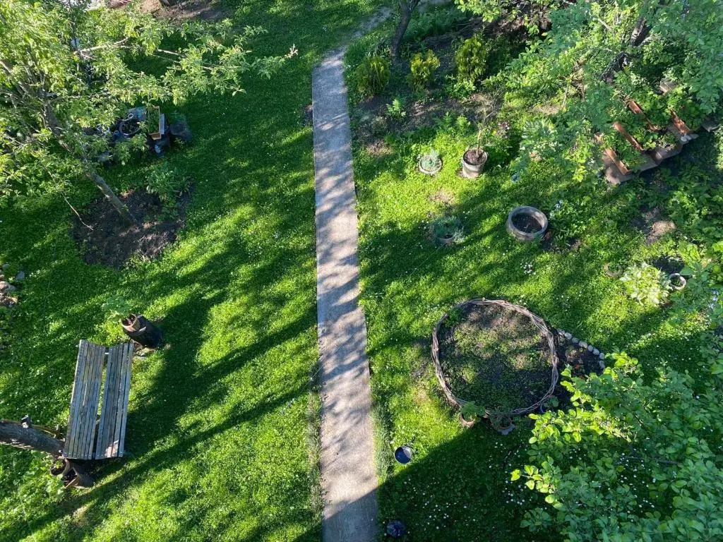 Nino's Veranda Apartment