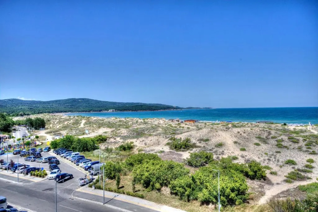 802, spacy apm with sea view.