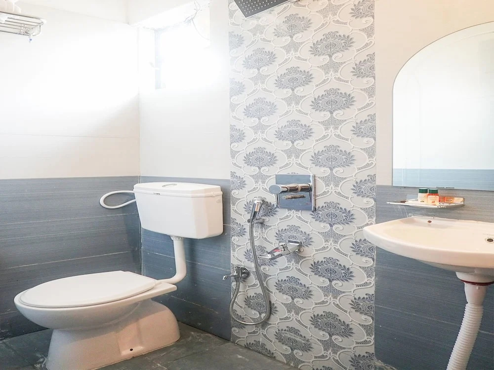 OYO 15856 Home 2BHK Near Rock Beach