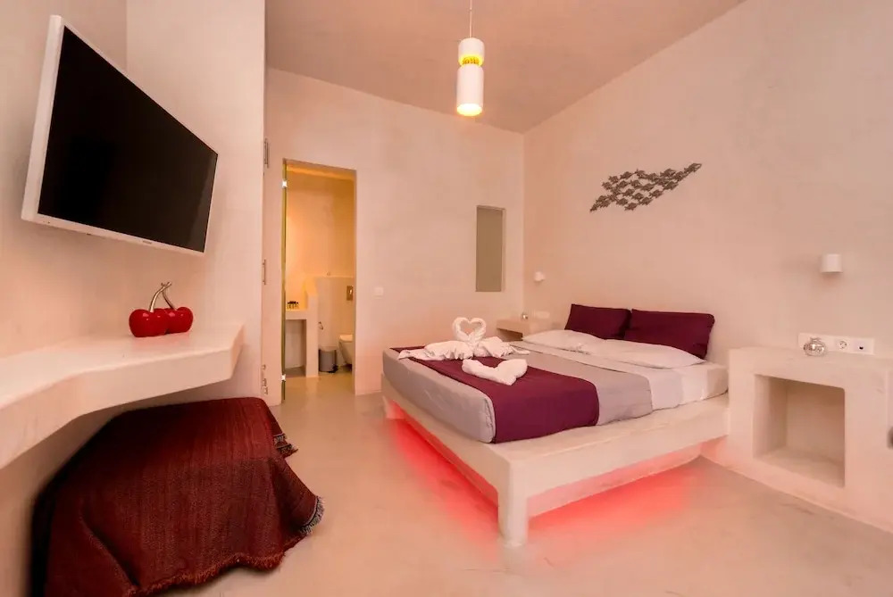 The Muse Of Santorini - Jacuzzi Suites