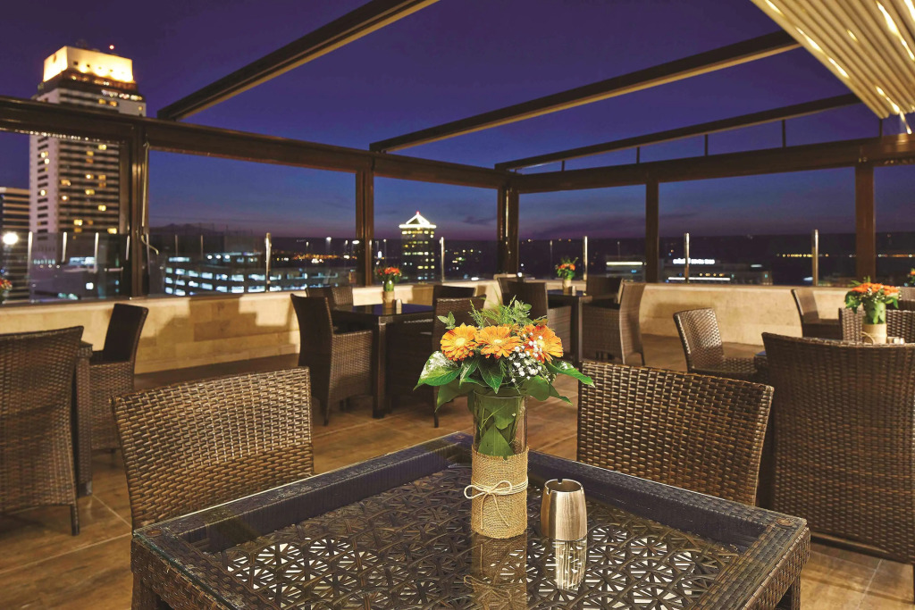DoubleTree by Hilton Izmir - Alsancak