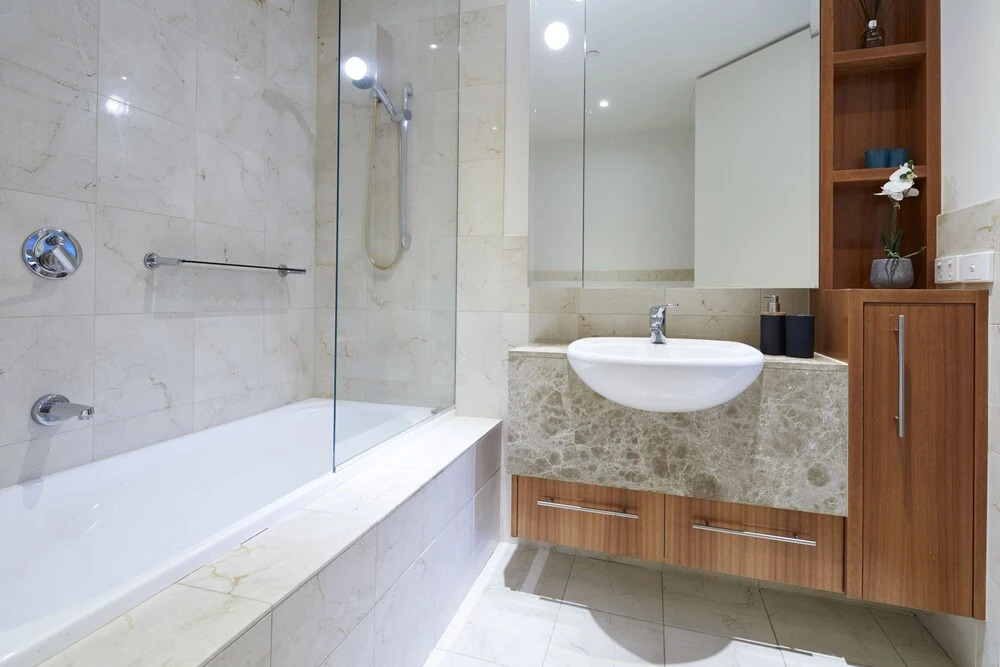 Apt Walking Distance to MCG & Epworth Hospital