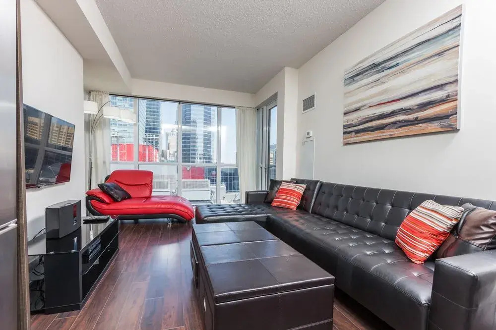 Applewood Suites - Convention Centre & Blue Jays