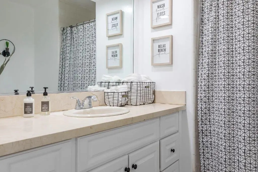 Spacious Guest Studio with Private Entry