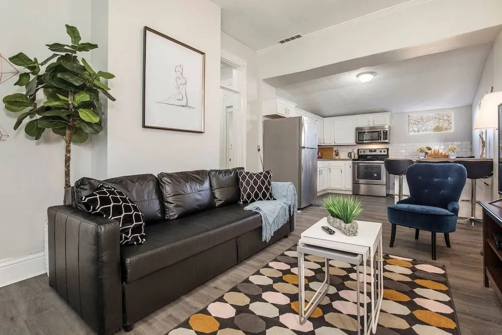 Louisville Dream House 4BR/2BA  by CozySuites