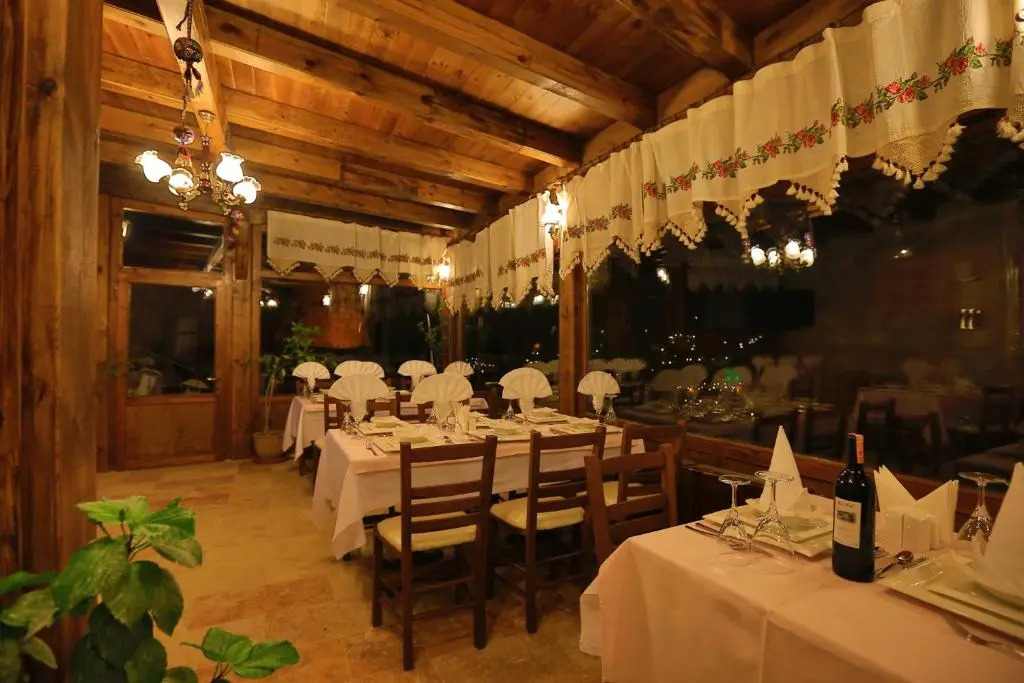 Grand Cave Suites