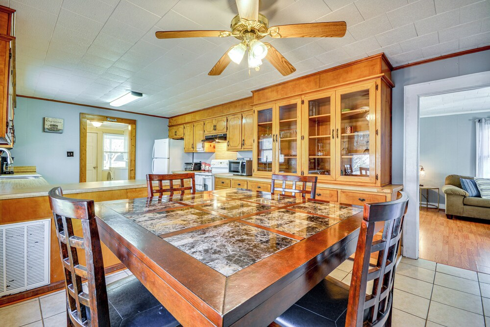 'the Vineyard House' - 2 Mi to Dtwn Mount Airy!