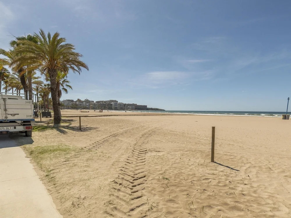 Urban Apartment in Salou near Playa Levant Sea Beach