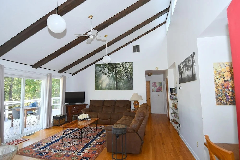 Serendipity - Large 5BR With a Hot Tub