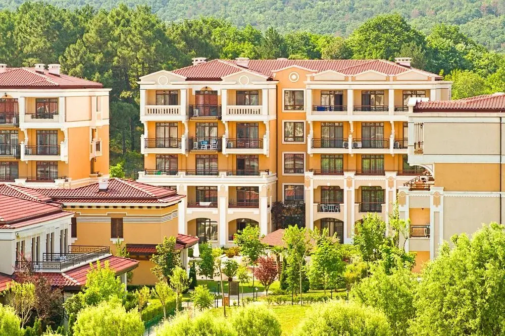 Green Life Beach Resort Apartment