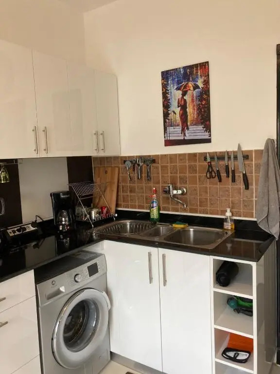 Diar El Rabwa Modern Apartment with Free WiFi and Private Balcony