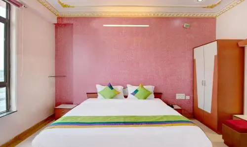 OYO 9143 Hotel Maharani