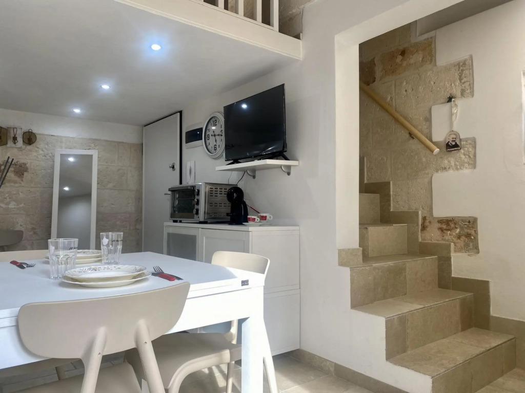 3 people, 1 bathroom, suitable for couples, central location, private terrace-Terrazza Cavour