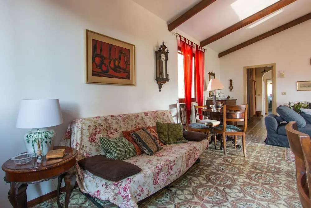 Villa Giolù a pochi passi dal mare
