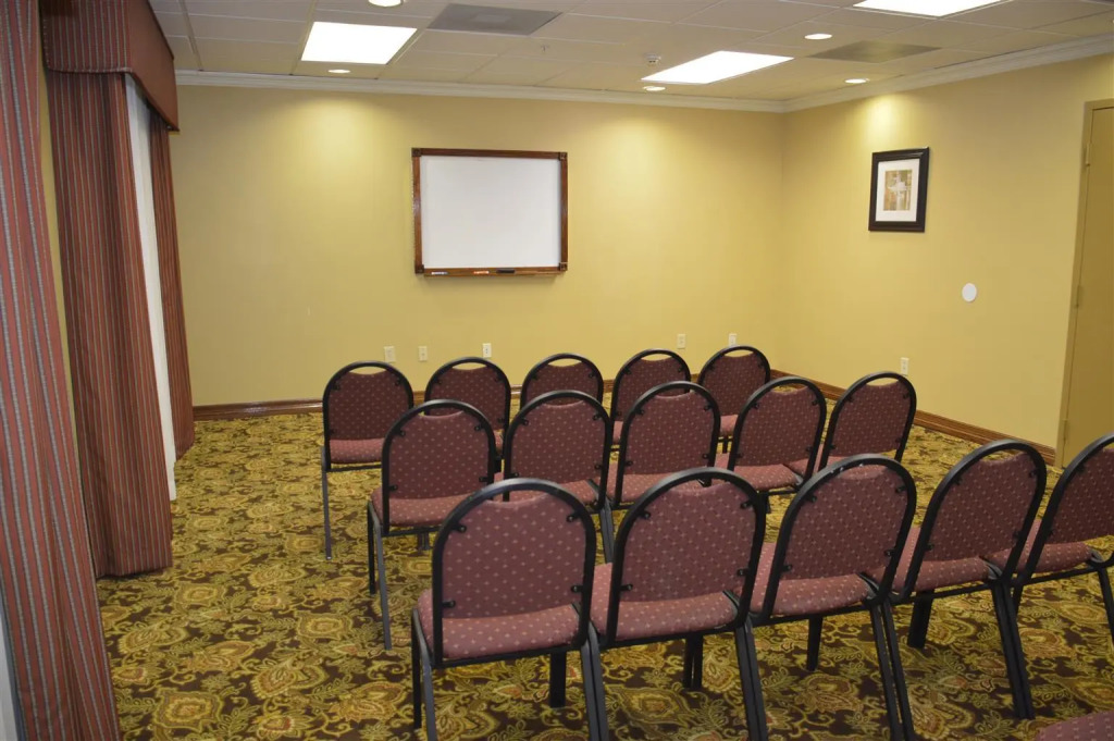 Best Western Plus Hobby Airport Inn & Suites