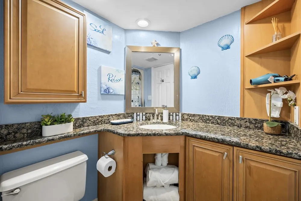 Newly Renovated Oceanfront 1BR Condo