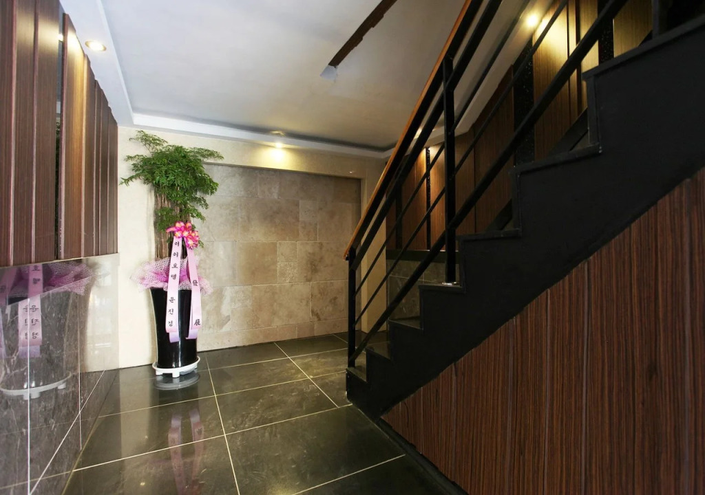 Free Hotel