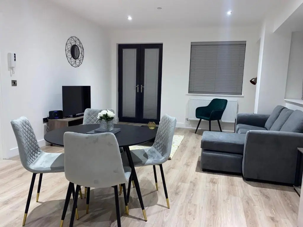 Roomotel - Broadoaks Apartments