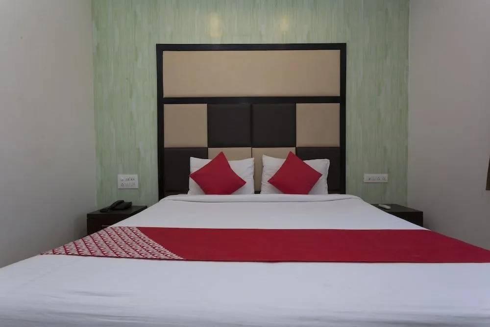 OYO 26795 Hotel Steers 07 Inn