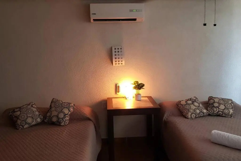 Departamento GRANDE con 2 recamaras con aire 5 camas wifi 115mb, cocina .Cochera techada, #4