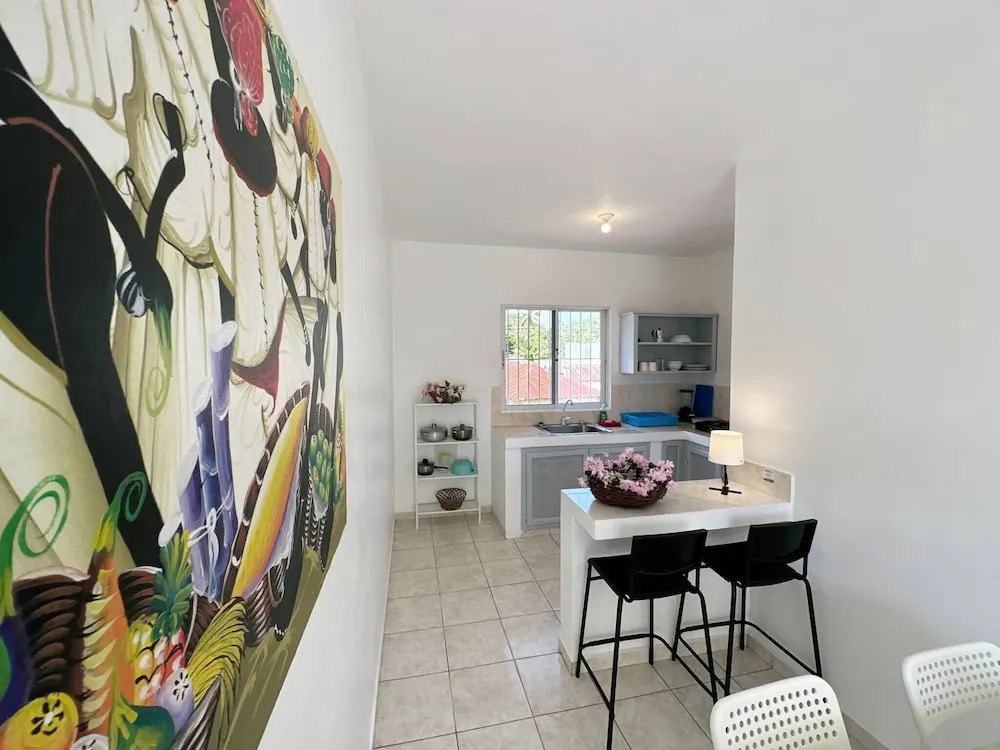 Secure 2-pers Apartment Centrally Located and Close to the Beach
