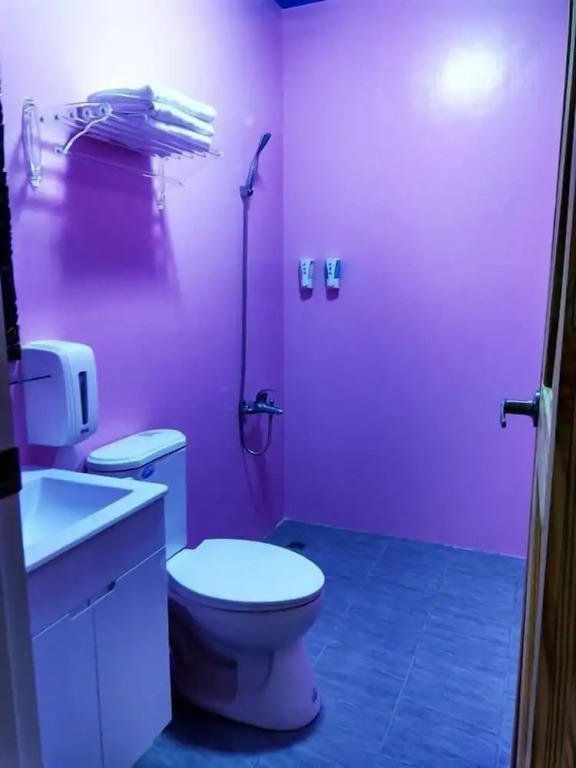Blue% Hotel