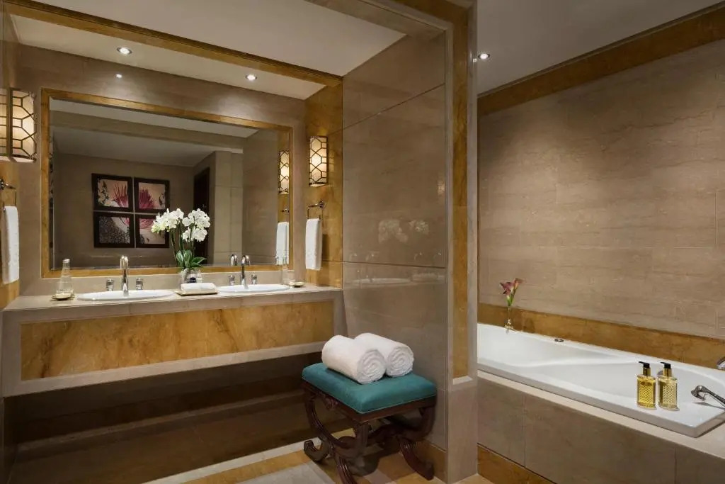 Отель Al Najada Doha Hotel by Tivoli