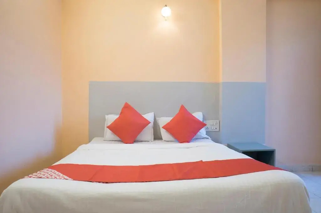 Hotel Aakar International