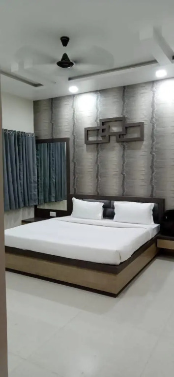 Hotel Grand Royal