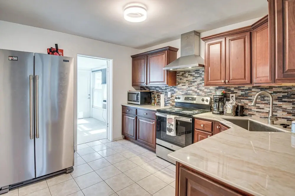 Walk to Ocean: Cozy Home w/ Yard in Ormond Beach!