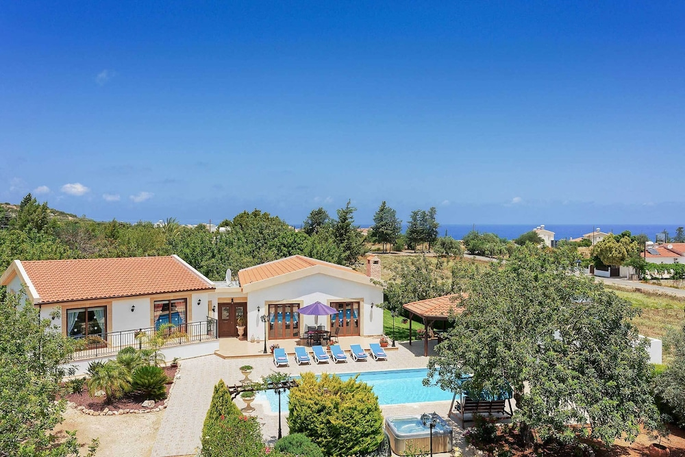 Villa Chariklia