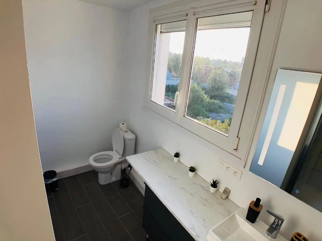 Charmant appartement 1-4 personnes, proche centre avec parking