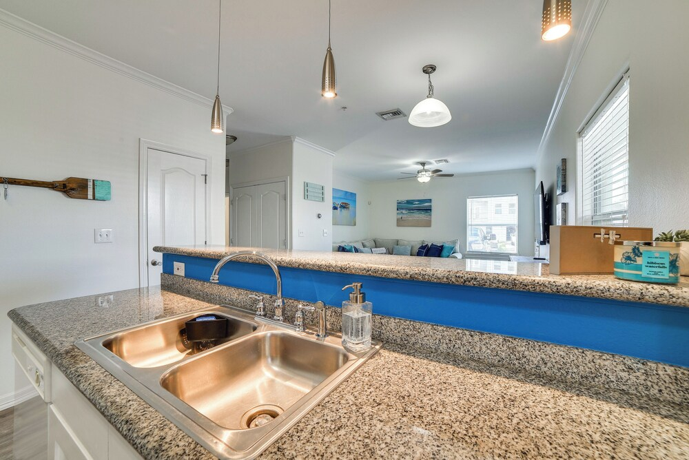 Modern Island Condo w/ Pool: Steps to the Beach!