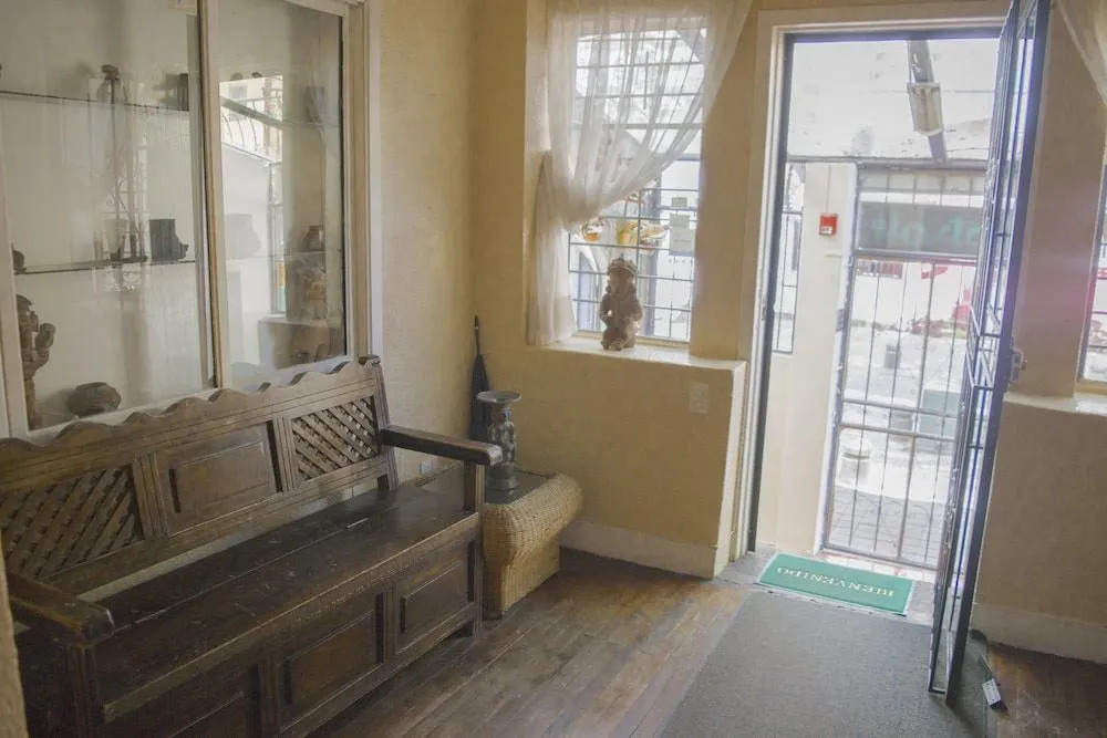 Hostal Loro Verde