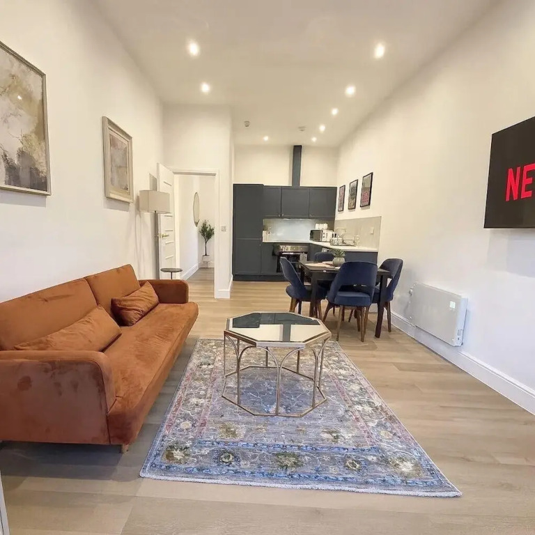Louisville Flat 4 in Newmarket