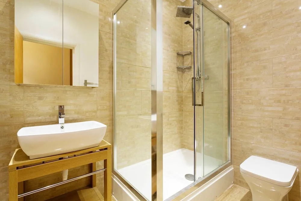 Tower Bridge Hideaway