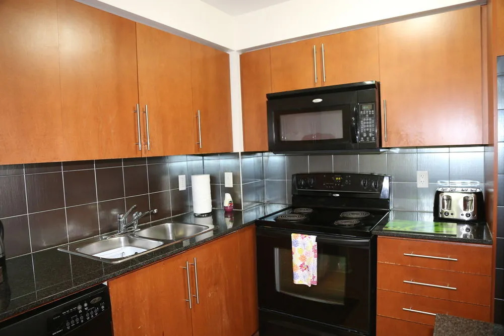 Sarkar Suites - 330 Burnhamthorpe Road