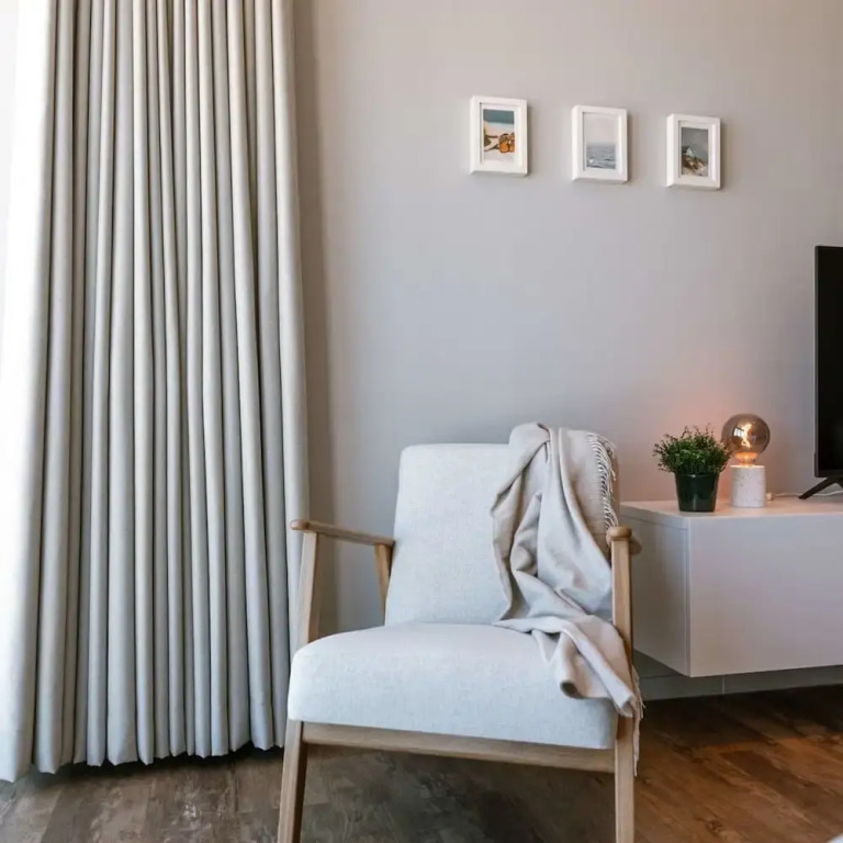Cosy Apartment With Frontal Seaview